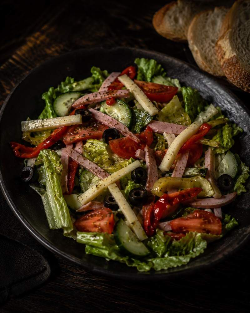 Salat Zagreb mit Schinken- und Käsestreifen
